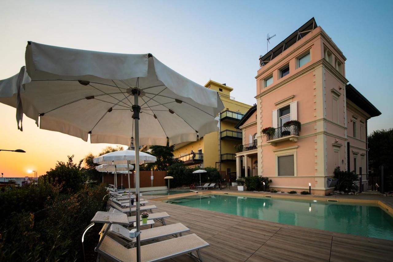 Villa Fiorita Cattolica Exteriör bild