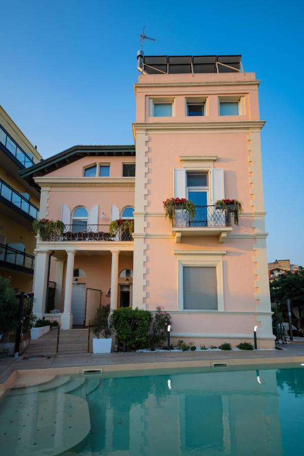 Villa Fiorita Cattolica Exteriör bild