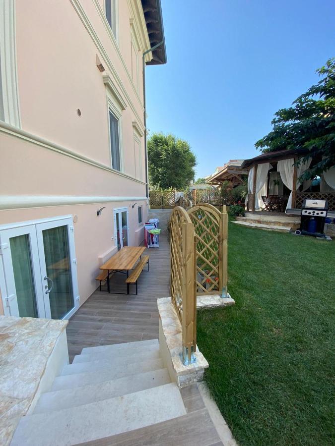 Villa Fiorita Cattolica Exteriör bild