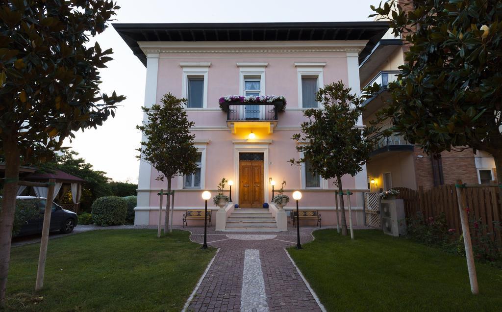 Villa Fiorita Cattolica Exteriör bild